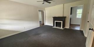 2 Bedroom, 1 Bathroom Home with Spacious Family Room & Fenced Backyard Gallery 3