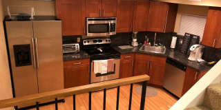 2 Bedroom House with an office for Rent in South Side! Gallery 1