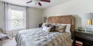 Smoky Crossing Apartment Homes Gallery 36