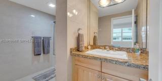 999 Brickell Bay Dr Gallery 2