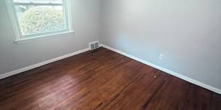 A Single family home with Garage in Garfield Heights Gallery 12
