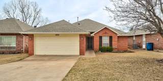 Gorgeous 3 bedroom 2 Bath Home in the Heart of Edmond Gallery 1