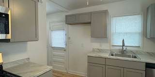 Cozy & Updated Duplex – Close to UMKC, Rockhurst & More Gallery 9