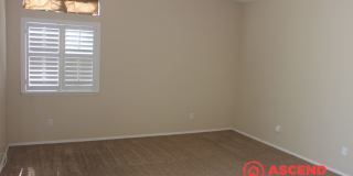 Beautiful 4 Bed / 2 Bath Home in Desirable Seven Oaks Community! Gallery 9