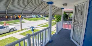 Newly Renovated 4BR/2BA - 1215 E 113th St Gallery 11