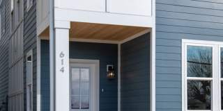 Beautiful Charlotte Park Townhome With Two Car Garage Gallery 44