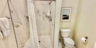Flexible lease options! Spacious Townhome in Washington Gallery 16
