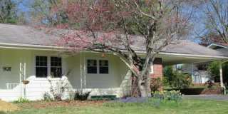 2 Bedroom with bonus room 1.5 Bath Lower-Level Duplex Gallery 1
