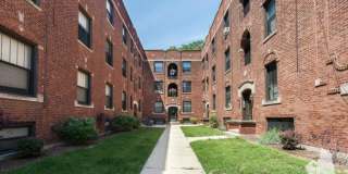 2886 North Clark Gallery 3