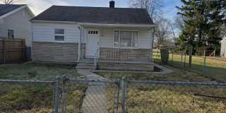 Renovated 2 Bedroom Home! Detached Garage! Pet Friendly! Gallery 6