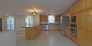 Space, Style & Freedom in a Highly Desirable Fort Myers Location Gallery 4