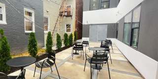 725 W Pratt Gallery 144