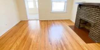 1903 West Addison Street Gallery 6