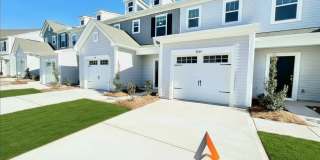 Spacious 3 Bedroom Townhome minutes from I-85 - AVAILABLE July 2026 Gallery 1
