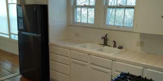 Cute duplex on large plot of land close to downtown Gallery 5