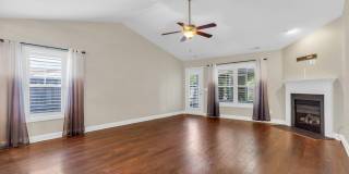 3 Bed 2 Bath w/ a Bonus in Vineyard Plantation! Gallery 6