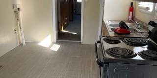 2 Bedrooms House w/ Large Yard! Gallery 6