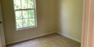 4180 Dalcross Road Gallery 4