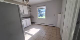 Charming 3 bedroom ranch Gallery 6