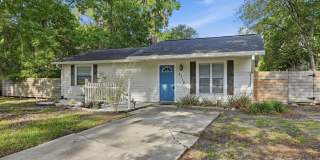Quiet neighborhood, Centrally located, 3 bedroom 2 bath home in NW Gallery 1