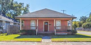 900 Division Street Gallery 1