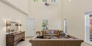 1043 Vintner Boulevard Gallery 17