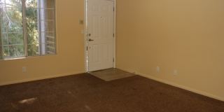 Cute & Cozy Condo Close to UNLV Gallery 6