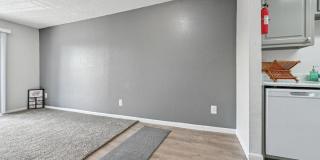 Pine Creek Apartments Gallery 14