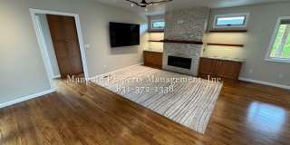 Stylish 2-Bed, 2-Bath Corner Lot Home with Modern Design and Spacious Outdoor Areas Gallery 5