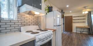 Like New breezy Studio/1BA detached cottage in a single family dwelling in Aiea Gallery 13
