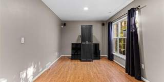 29 Lyons Court Gallery 13