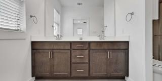 2 Bed / 2.5 Bath Home Available in Dignowity Hill Historic District Gallery 22