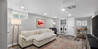 Spacious 4BR House in Denver Gallery 24