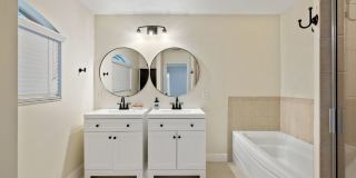 Pool Home for rent Gallery 36