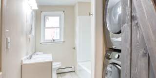 Lovely 3 Bedroom 1 Bathroom - 1st Floor with/ Washer and Dryer Gallery 93