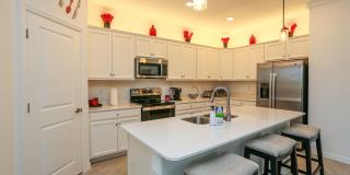 ** 4/3 HEATED POOL AND SPA FURNISHED HOME MODERN IN HIGHLY DESIRED NORTH NAPLES *** AVAILABLE STARTING APRIL-NOVEMBER 2026  LONGER TERM OR SHORT TERM 3 MONTHS OR MORE ** Gallery 54