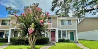 2BR/2.5BA Townhome in Mill Run Gallery 1