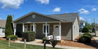 1 Bedroom 1 Bath Duplex Cute and charming area in the heart of Huntersville... perfect for single person or elderly looking to downsize Gallery 3