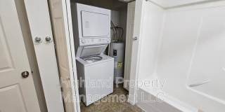 1020 NE B St Gallery 9