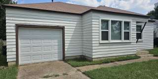 917 North Oak Street Gallery 1