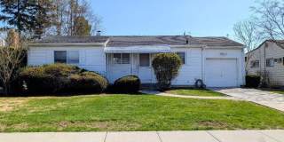 107 Morton Boulevard Gallery 1