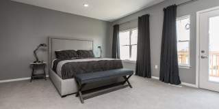 Fully Furnished Townhome Blocks Away From Downtown Gallery 23