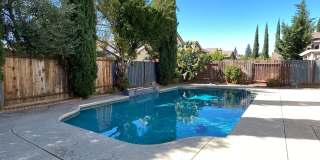 Large Four Bed, Three Bath Home with a Pool Gallery 41
