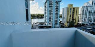 5825 Collins Ave Gallery 49