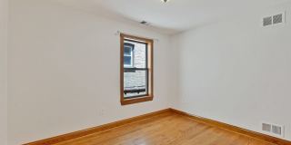 4544 N Western Avenue Gallery 33