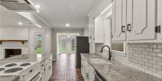 1011 Heritage Lane Gallery 16