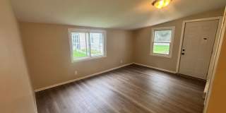 Spacious 2 Bedroom w/ Private Patio Gallery 1
