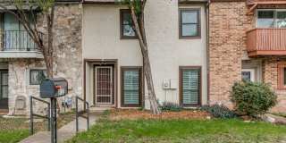 2-BEDROOM TOWNHOME IN ALAMO HEIGHTS Gallery 1