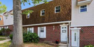 736 VILLAGE Lane Gallery 1