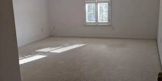 Fenced Yard with 2 Car Garage!  3 Bedroom, 2 Bath House Gallery 9